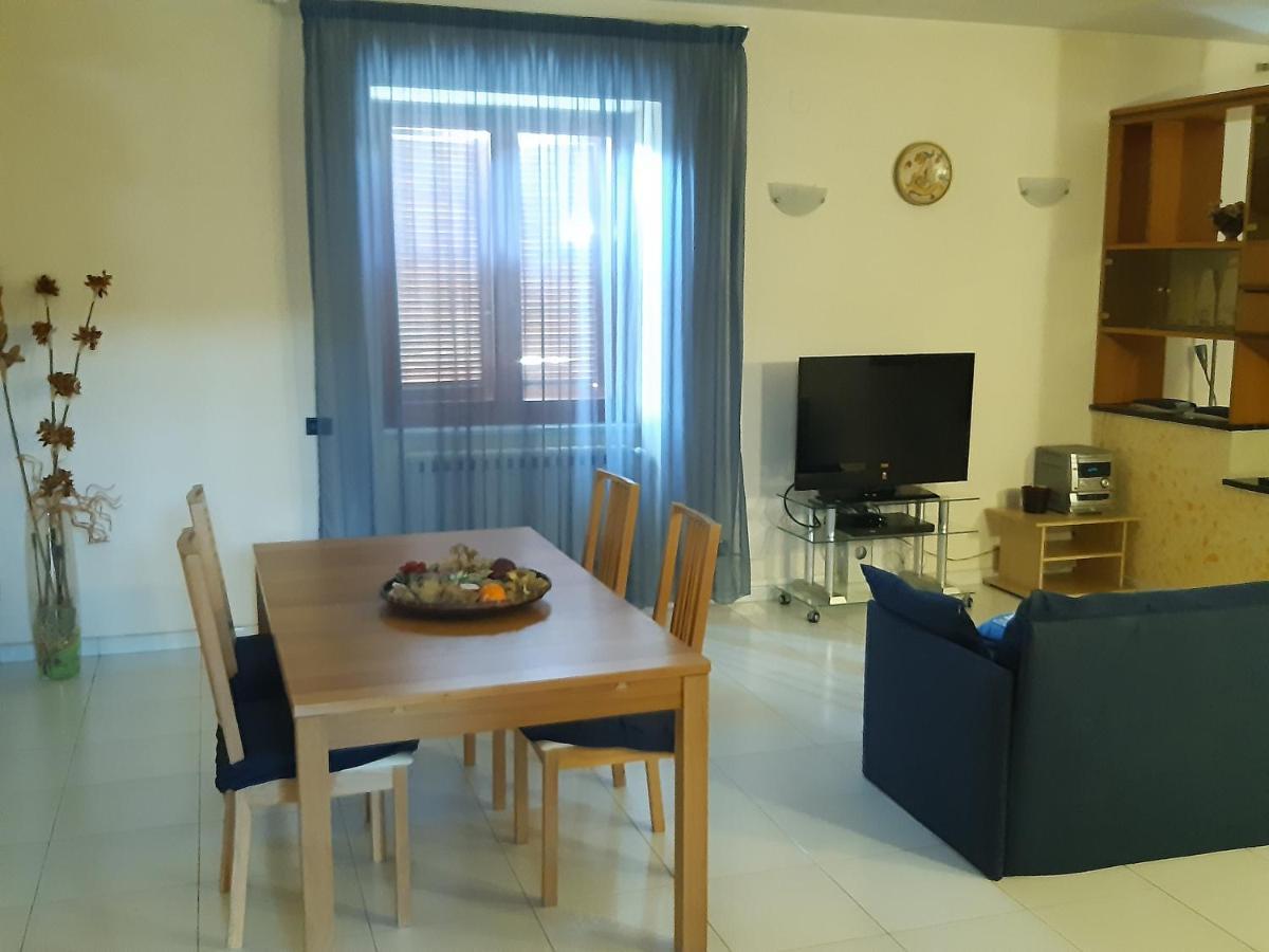 Residenza Caserta Sud - Appartamento Con Giardino Eksteriør billede